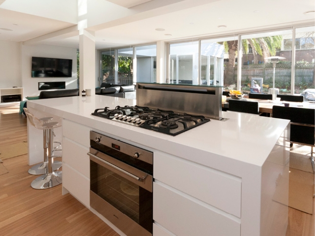 white-stone-island-bench-top-80mm-mitred-edge-kitchen-artarmon-sydney-benchmark-stonemasons