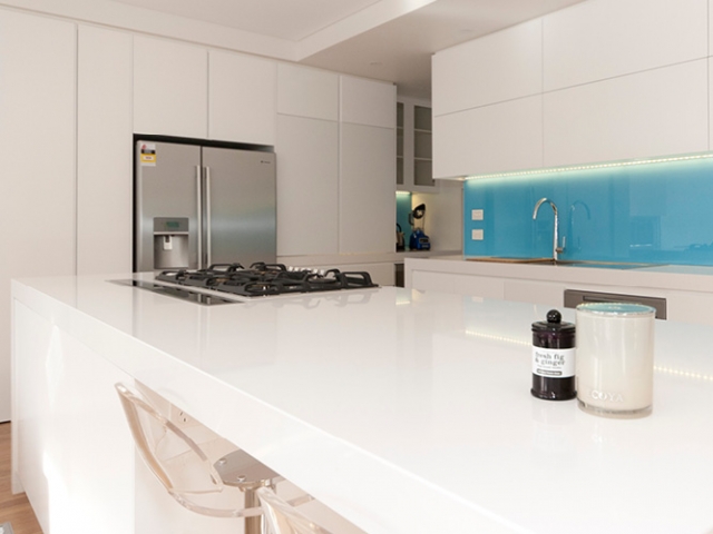 white-stone-kitchen-island-benchtop-80mm-mitred-edge-waterfall-breakfast-bar-artarmon-benchmark-stonemasons